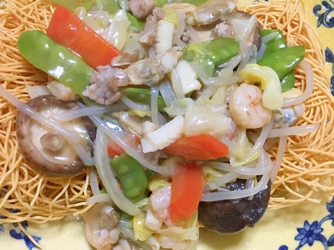 シーフードミックスの海鮮皿うどん@椎茸入り。